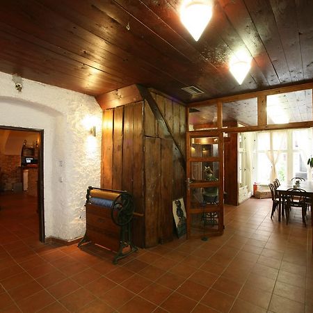 Hotel U Cerneho Orla Kostelec nad Černými Lesy Buitenkant foto