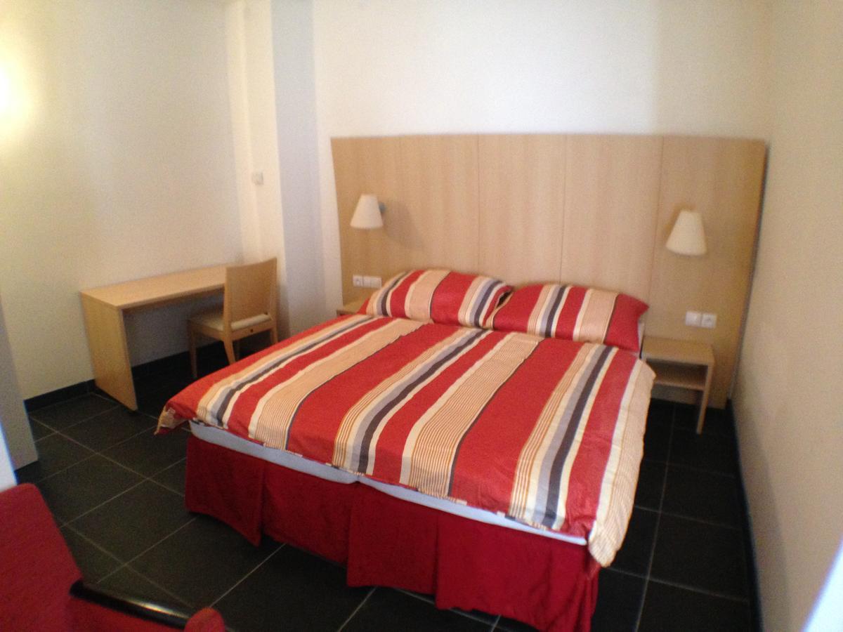 Hotel U Cerneho Orla Kostelec nad Černými Lesy Buitenkant foto